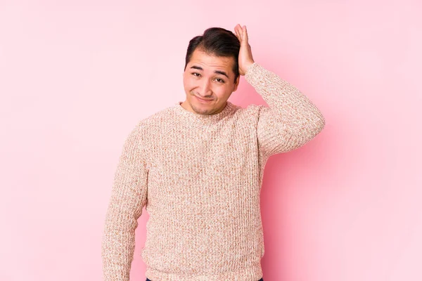 Junge Kurvige Mann Posiert Einem Rosa Hintergrund Isoliert Schockiert Sie — Stockfoto