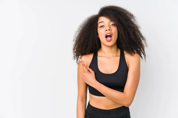 Young African American Sporty Woman Pointing Side — Stock Photo, Image