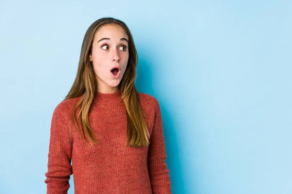 Young Caucasian Woman Posing Isolated Being Shocked Because Something She — Stock Photo, Image