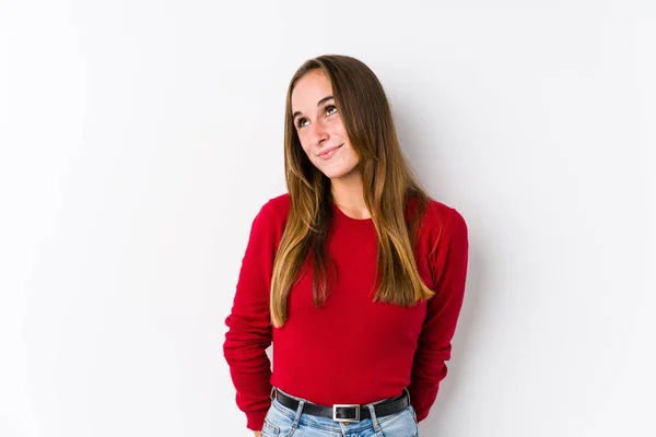 Jovem Caucasiana Posando Isolado Sonhando Alcançar Objetivos Propósitos — Fotografia de Stock