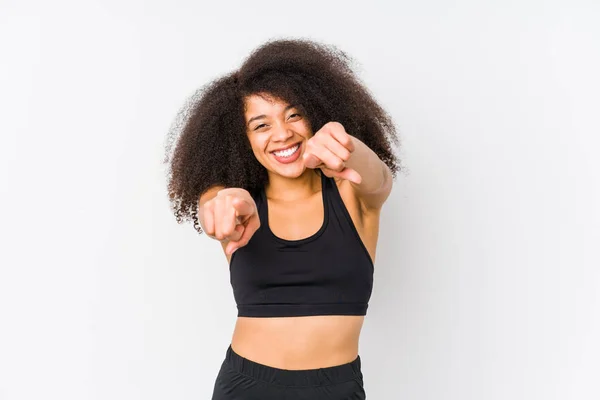 Young African American Sporty Woman Cheerful Smiles Pointing Front — Stock Photo, Image