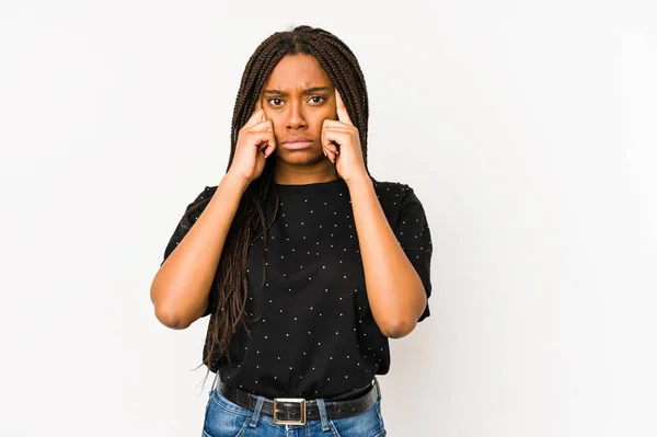 Young African American Woman Isolated White Background Focused Task Keeping — Stock Photo, Image