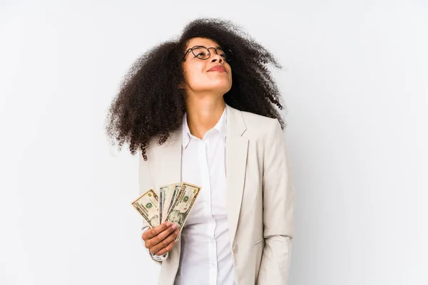 Joven Afro Empresaria Sosteniendo Coche Crédito Aislado Joven Afro Empresaria — Foto de Stock