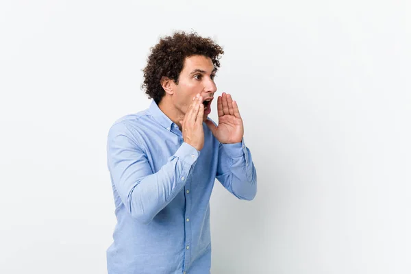 Young Curly Mature Man Wearing Elegant Shirt Shouts Loud Keeps — ストック写真