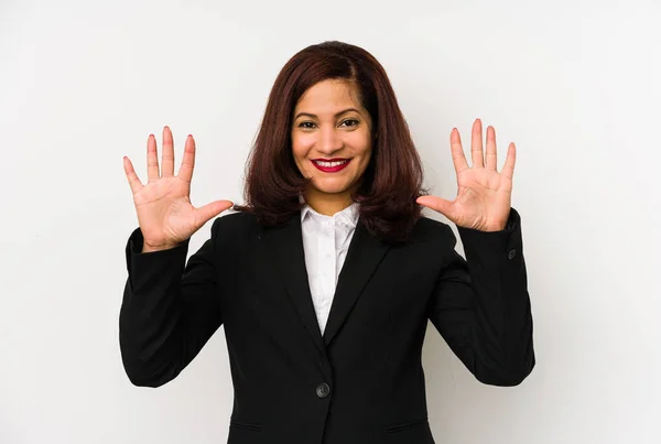 Medioevo Latino Business Donna Isolato Mostrando Numero Dieci Con Mani — Foto Stock