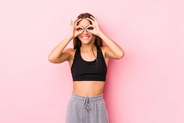 Young Caucasian Fitness Woman Posing Pink Background Showing Okay Sign — Stock Photo, Image