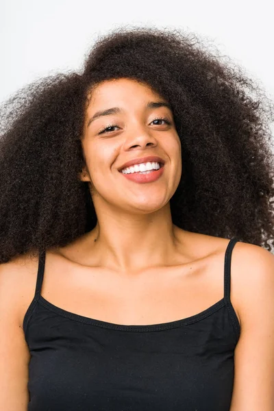 Joven Afro Mujer Cara Cerca Aislado — Foto de Stock