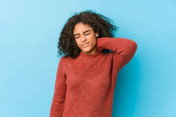 Jovem Afro Americana Cabelo Encaracolado Mulher Sofrendo Dor Pescoço Devido — Fotografia de Stock