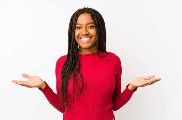 Jeune Femme Afro Américaine Isolée Fait Échelle Avec Les Bras — Photo