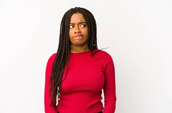 Young African American Woman Isolated Confused Feels Doubtful Unsure — Stock Photo, Image
