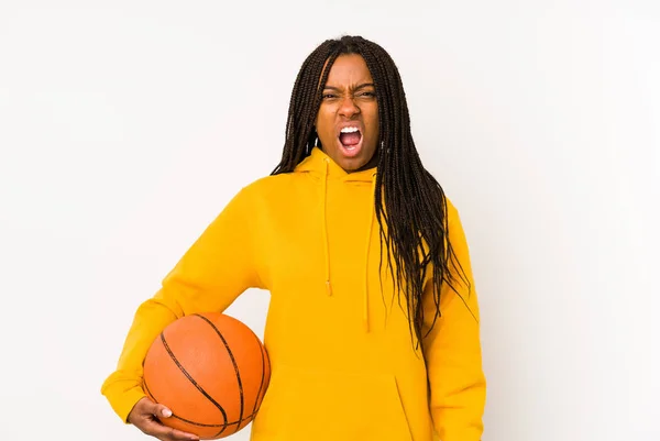 Молода Афроамериканка Яка Грає Баскетбол Дуже Сердита Агресивна — стокове фото