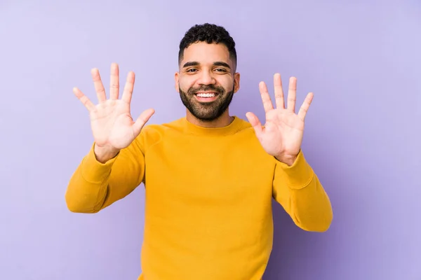 Jonge Gemengde Ras Arabische Man Geïsoleerd Tonen Nummer Tien Met — Stockfoto
