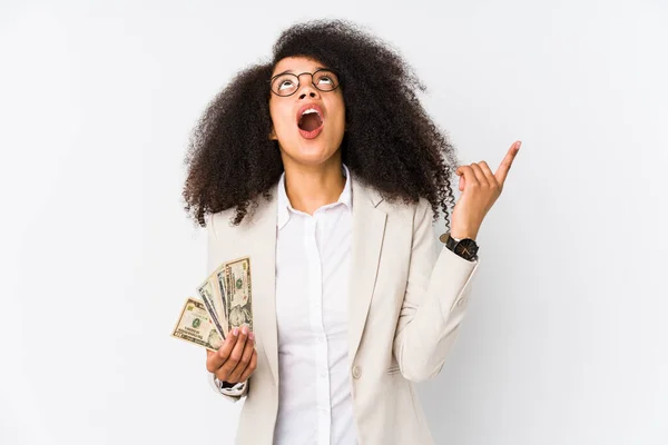 Joven Afro Empresaria Sosteniendo Coche Crédito Aislado Joven Afro Empresaria — Foto de Stock