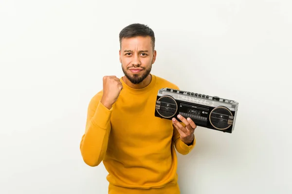 Jonge Zuid Aziatische Man Met Een Guetto Blaster Met Vuist — Stockfoto