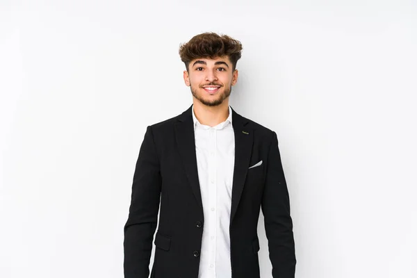 Jovem Homem Negócios Árabe Isolado Feliz Sorridente Alegre — Fotografia de Stock