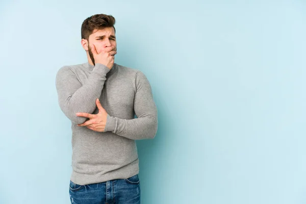 Young Caucasian Man Isolated Blue Background Suffers Pain Throat Due — Stock Photo, Image
