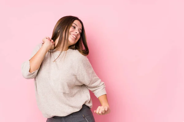 Jonge Blanke Vrouw Poseren Geïsoleerd Dansen Het Hebben Van Plezier — Stockfoto