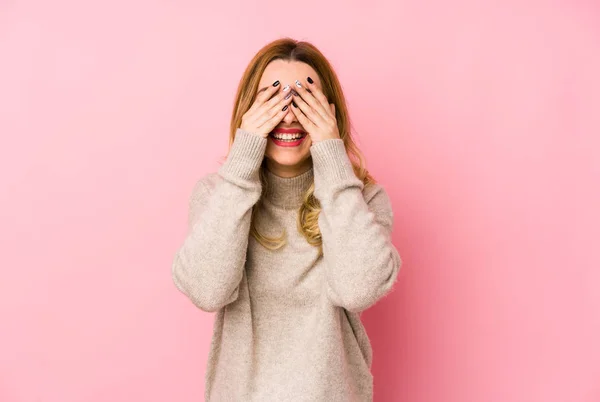 Jong Blond Schattig Vrouw Het Dragen Van Een Trui Geïsoleerde — Stockfoto