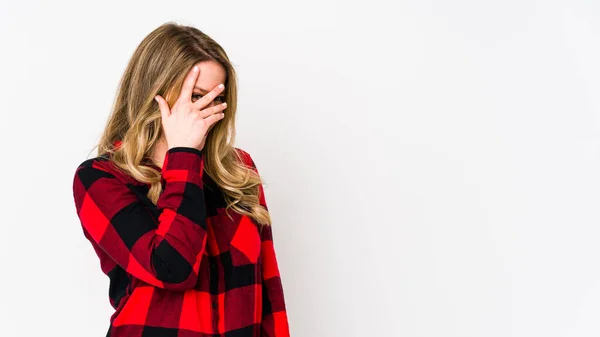 Jeune Femme Cauciasienne Isolée Sur Fond Blanc Cligner Des Yeux — Photo