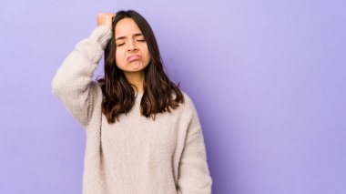 Genç, melez, İspanyol bir kadın. Kendini soyutlamış, yorgun ve uykulu..