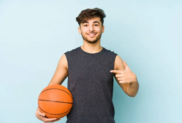 Young Arabian Man Playing Basket Isolated Person Pointing Hand Shirt — Stock Photo, Image