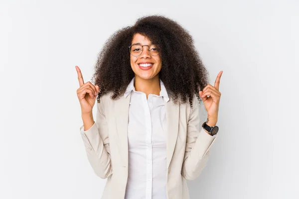 Jovem Mulher Negócios Afro Americana Indica Com Ambos Dedos Dianteiros — Fotografia de Stock