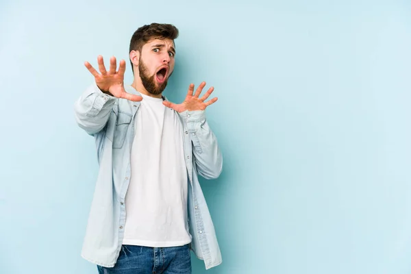 Young Caucasian Man Isolated Blue Background Being Shocked Due Imminent — Stock Photo, Image