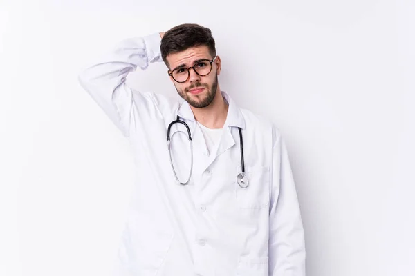 Junge Kaukasische Arzt Mann Isoliert Schockiert Sie Hat Sich Wichtiges — Stockfoto