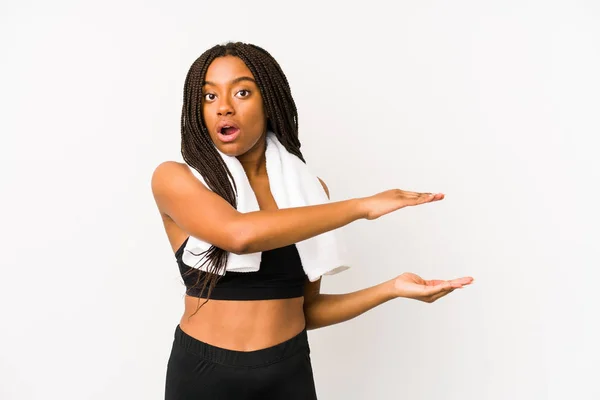Young African American Sport Woman Isolated Shocked Amazed Holding Copy — Stock Photo, Image