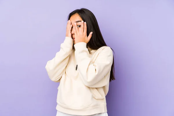 Young Woman Isolated Purple Background Blink Fingers Frightened Nervous — Stock Photo, Image
