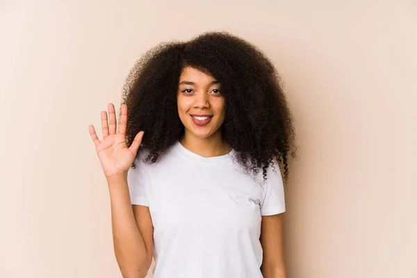 Young African American Woman Smiling Cheerful Showing Number Five Fingers — Stock Photo, Image