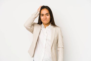 Beyaz arka planda izole edilmiş genç bir kadın şok geçiriyordu. Önemli bir buluşmayı hatırladı..