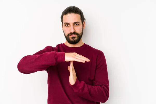 Jovem Homem Cabelo Longo Isolado Fundo Branco Mostrando Gesto Tempo — Fotografia de Stock