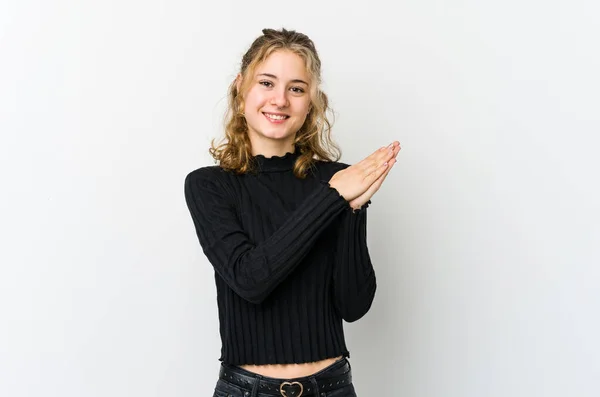 Ung Kaukasisk Kvinde Hvid Backrgound Følelse Energisk Behagelig Gnide Hænder - Stock-foto