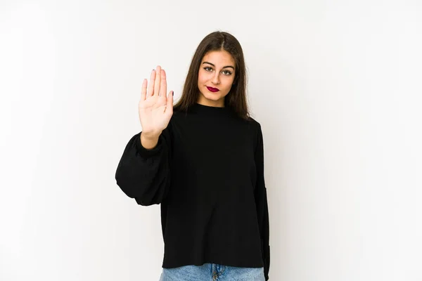 Mujer Caucásica Joven Aislada Sobre Fondo Blanco Pie Con Mano — Foto de Stock