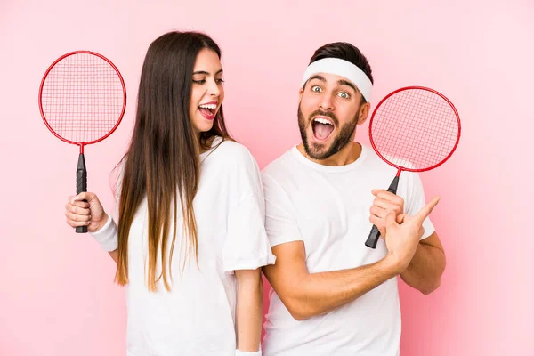Casal Jovem Jogando Badminton Pontos Isolados Com Dedo Polegar Distância — Fotografia de Stock