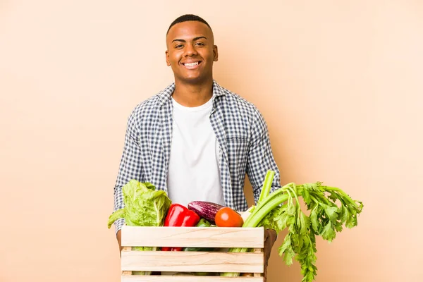 Mladý Farmář Muž Izolovaný Béžovém Pozadí Šťastný Usmívající Veselý — Stock fotografie