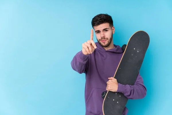 Jovem Caucasiano Skater Homem Isolado Mostrando Número Com Dedo — Fotografia de Stock