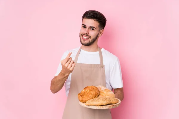 Junger Kaukasischer Bäcker Isoliert Der Mit Dem Finger Auf Dich — Stockfoto
