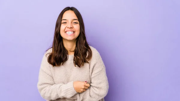 Giovane Razza Mista Donna Ispanica Isolato Ridere Divertirsi — Foto Stock