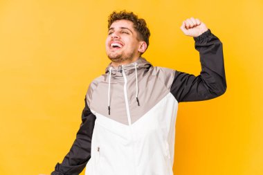  Gergin kollar, rahat konum.