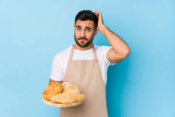 Junge Hübsche Bäcker Mann Isoliert Schockiert Sie Hat Sich Wichtiges — Stockfoto