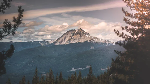 Vacker Kanadensisk Natur Full Berg Skogar Och Sjöar Runt Vancouver — Stockfoto