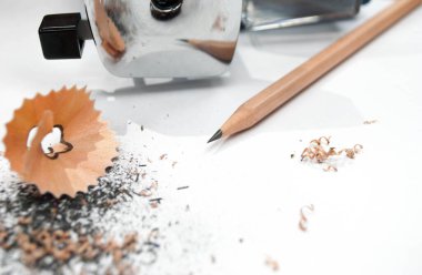 Kalem ve talaşları kapat