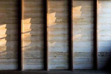 Evin iç duvarları.