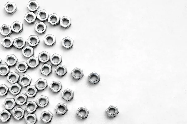 Paslanmaz Çelik Cıvatalar Gümüş Renkli Beyaz Arka Planda Demir Çiviler — Stok fotoğraf