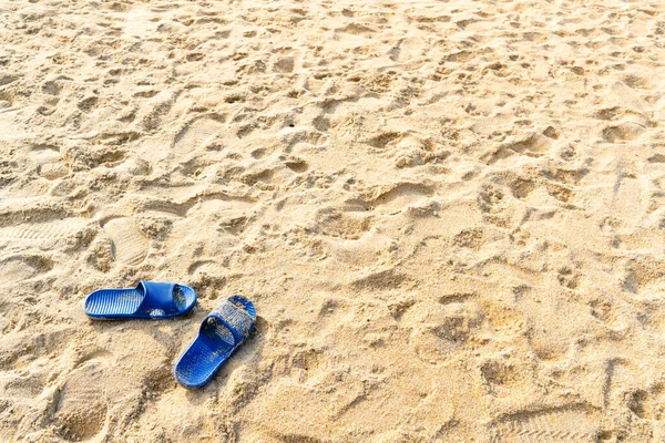 Flip Flops Pair Sea Beach — Stock Photo, Image