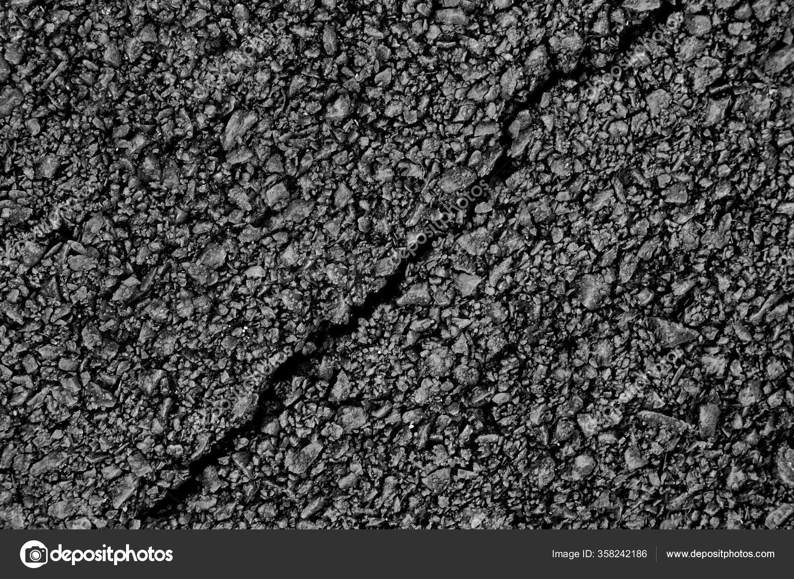 411 Black Compressed Charcoal Royalty-Free Images, Stock Photos