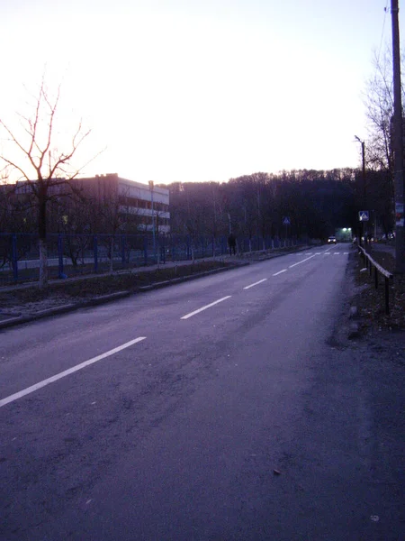 Eine Kalte Abendaufnahme Der Straße Wohngebiet Dämmerungsfoto Von Der Straße — Stockfoto