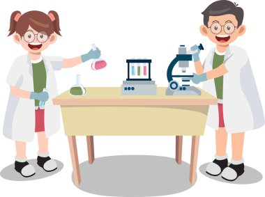 Kadın ve erkek öğrenci, laboratuvar denemeleri için tam donanımlı kimyager öğreniyor.